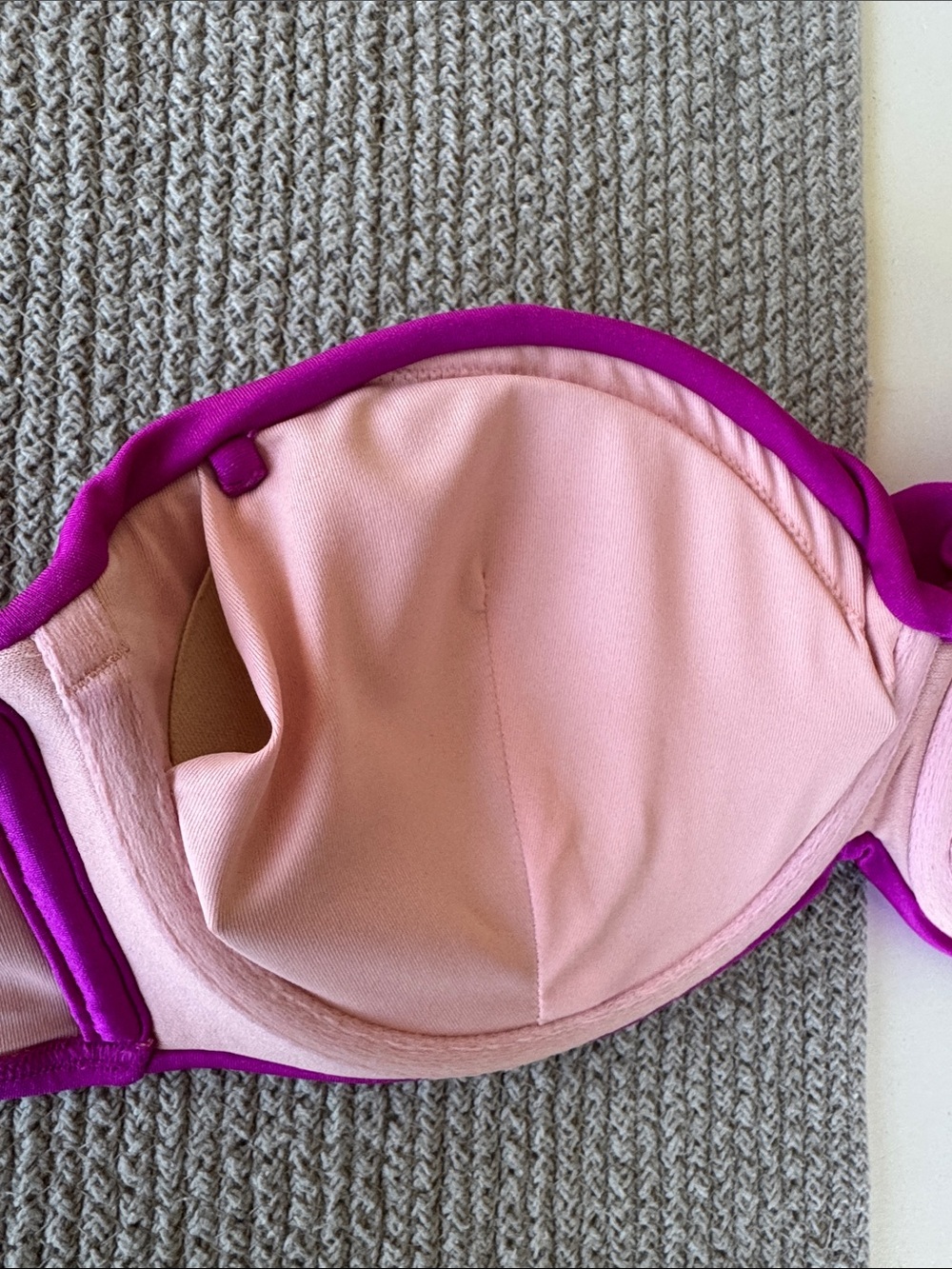 Victoria’s Secret Magenta Fuschia Pink Strapless Bandeau Bikini Top Sz 34D - Picture 8 of 9